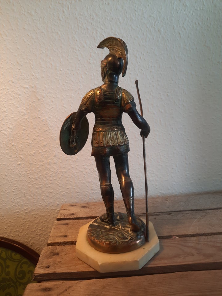 Figur bronze på marmor Ukendt