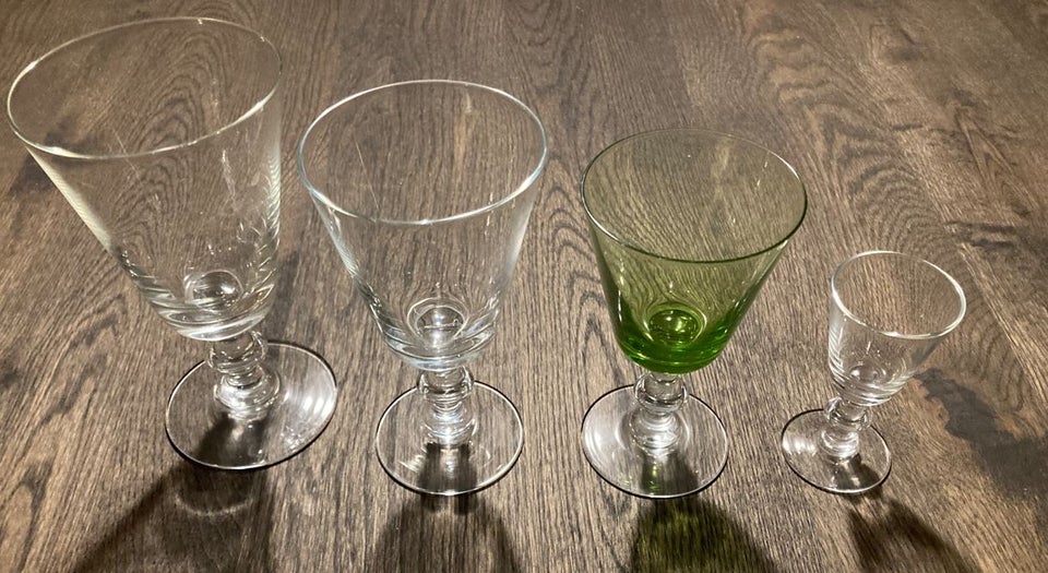 Glas, 16 Vin glas Glas 40 år gammel 4