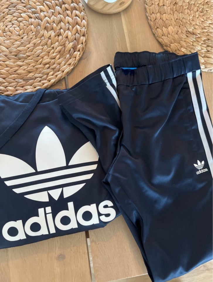 Fritidssæt, Nyere sæt , Adidas