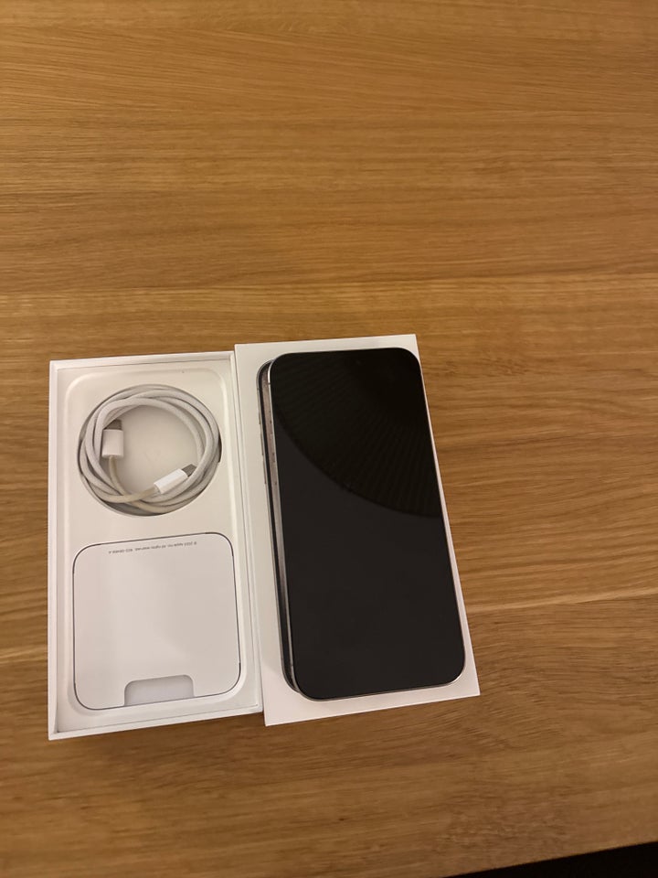 iPhone 15 Pro Max, 256 GB, grå