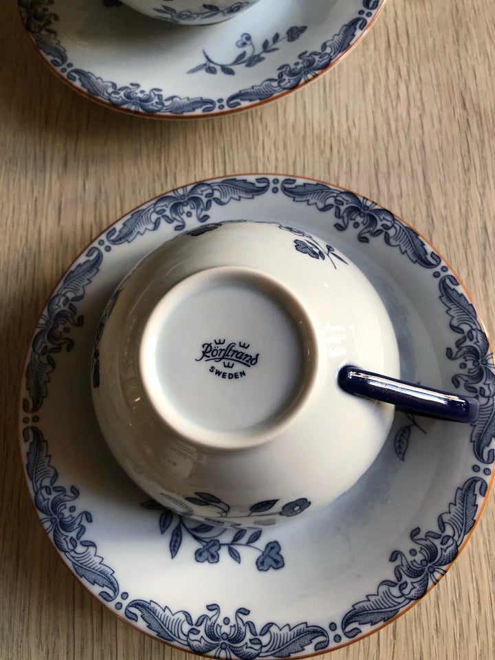 Porcelæn, Tekopper og en kaffekop,