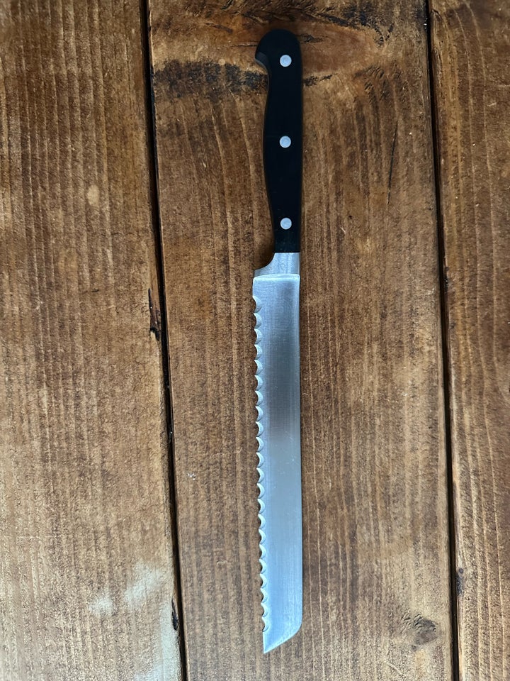 Bread knife