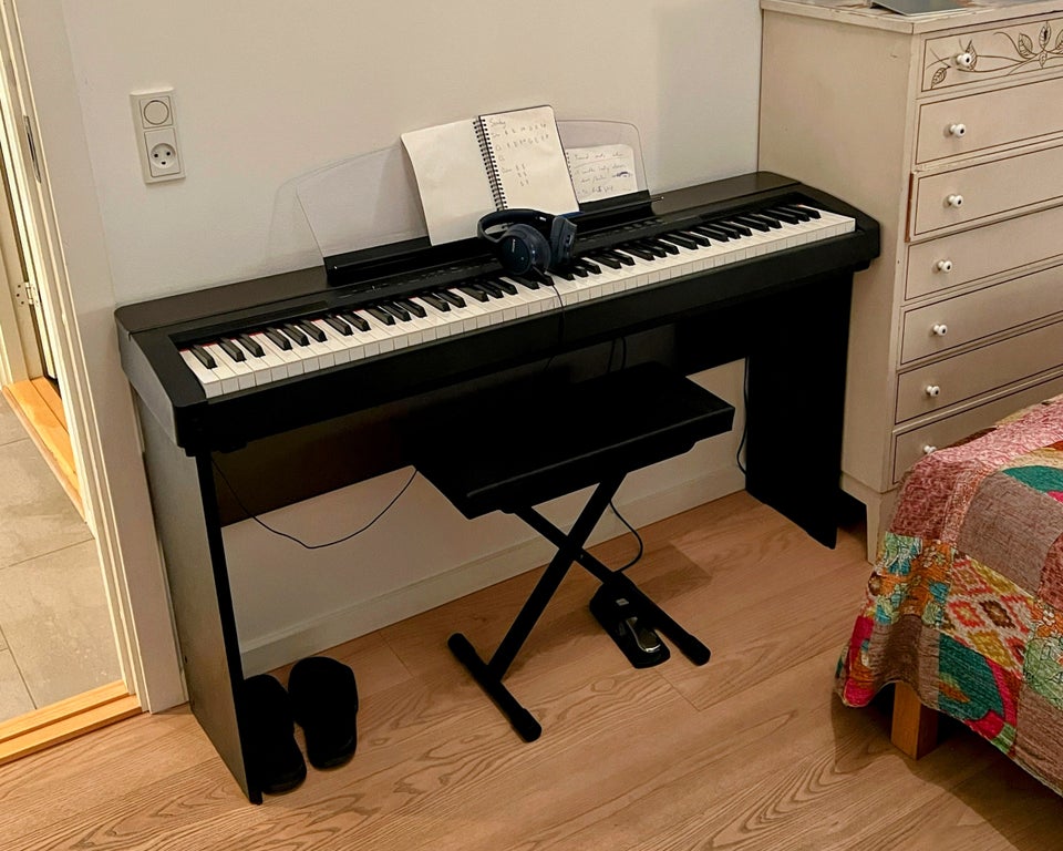 Digitalpiano, Yamaha P-140