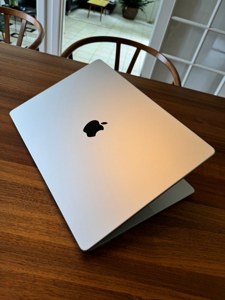 MacBook Pro 16 M3 Pro