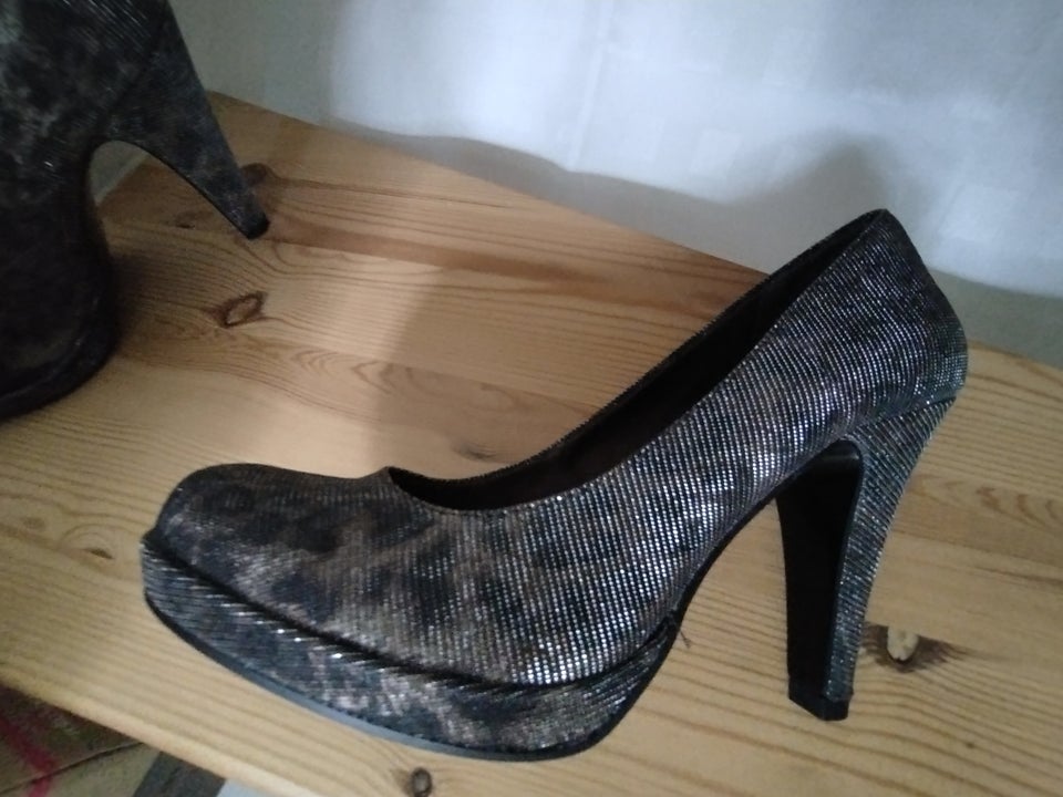 Pumps, str. 38, Tamaris