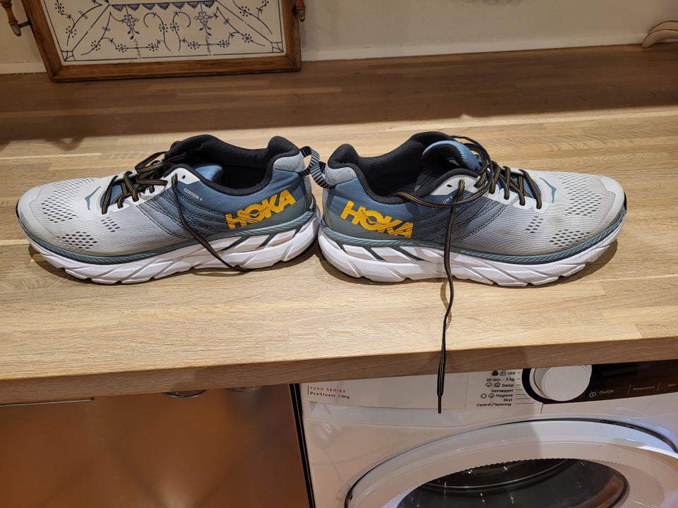 Løbesko, Løbesko HOKA CLIFTON 6,