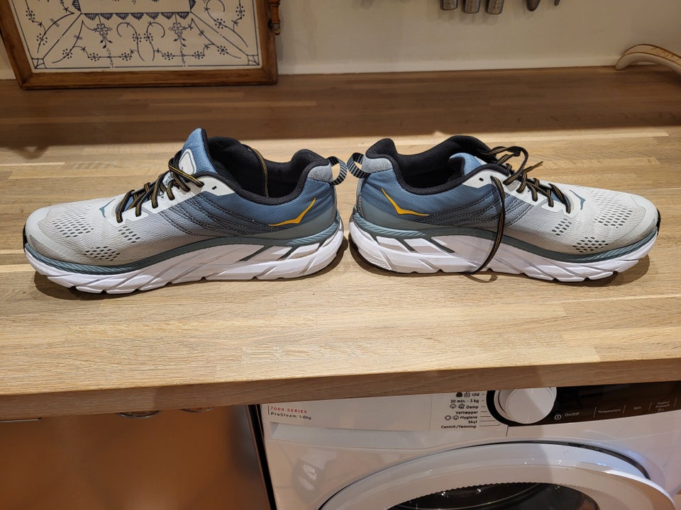 Løbesko, Løbesko HOKA CLIFTON 6,