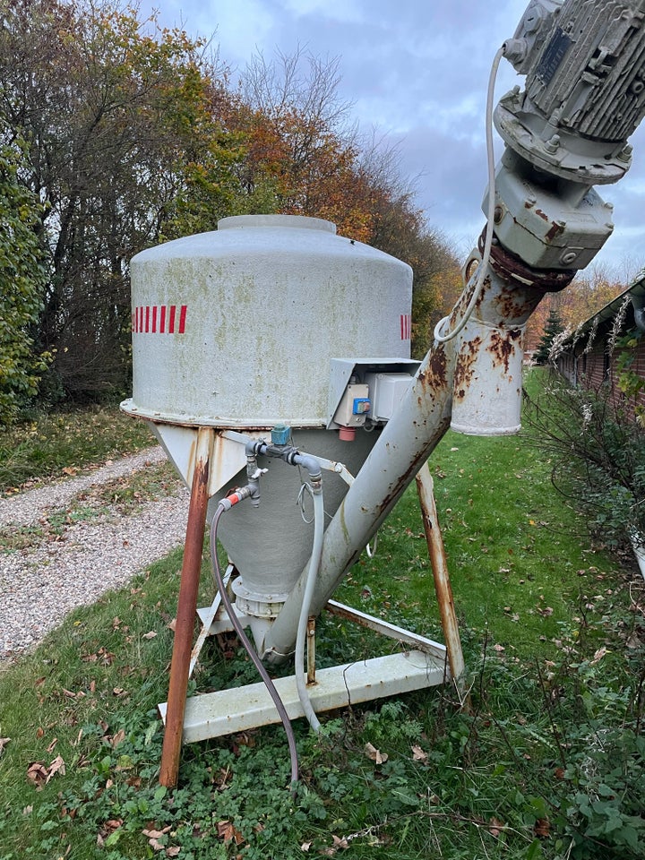 Silo til tørmørtel med snegl,