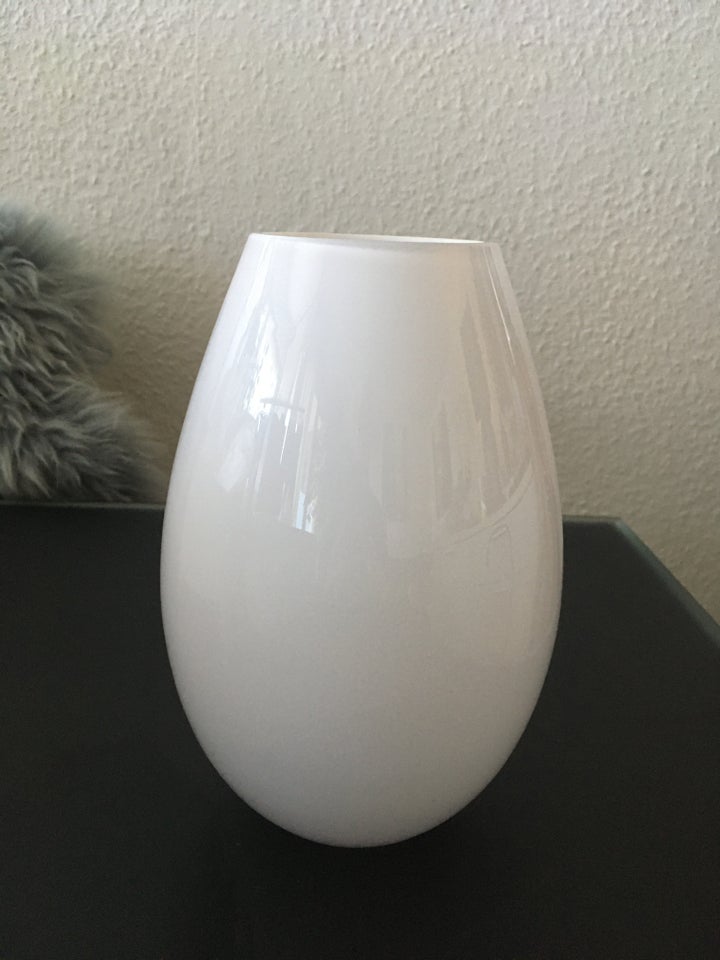 Vase 205 cm - UBRUGT vase med æske