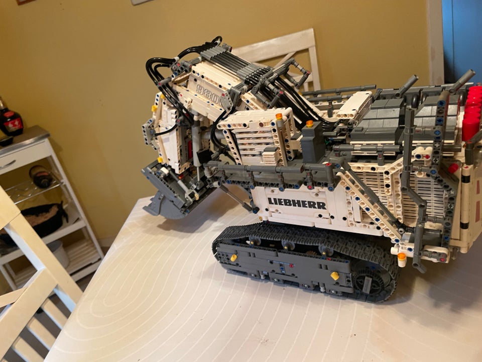 Lego Technic, 42100 Liebherr R 9800