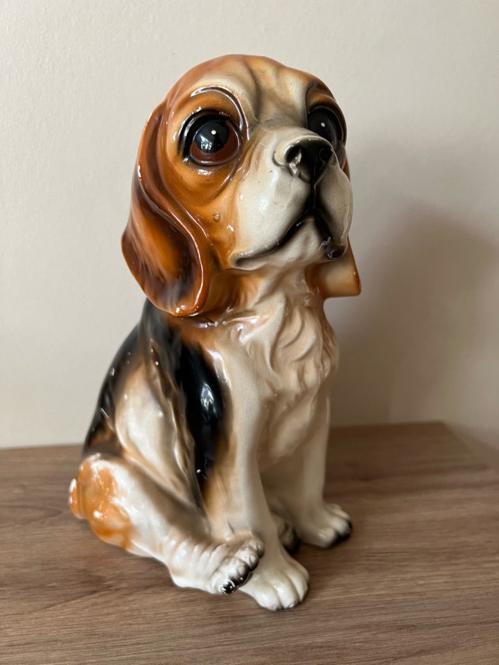 Flot gammel patineret hunde figur