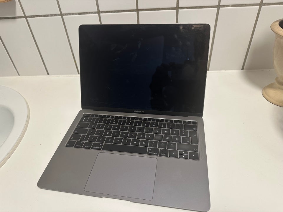 MacBook Air, A1932, 256 GB harddisk