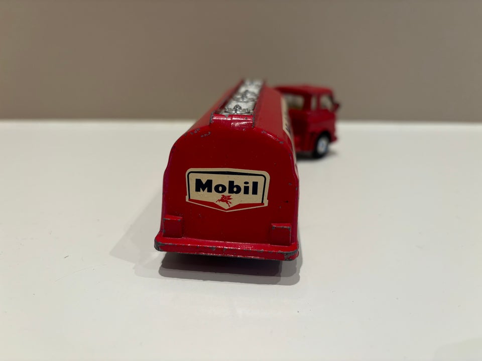 Modellastbil Corgi Bedford