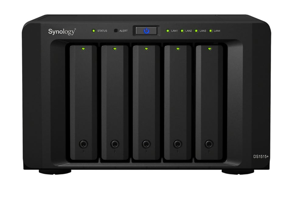 NAS, Synology DS1515+, God