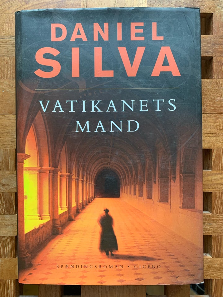 Vatikanets mand, Daniel Silva,