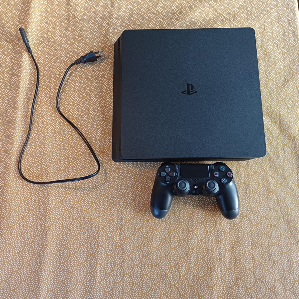 Playstation 4, Sort, God