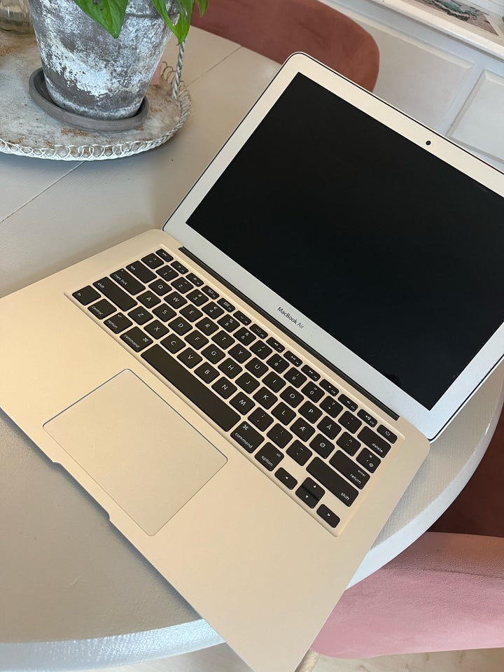 MacBook Air, 128 GB ram