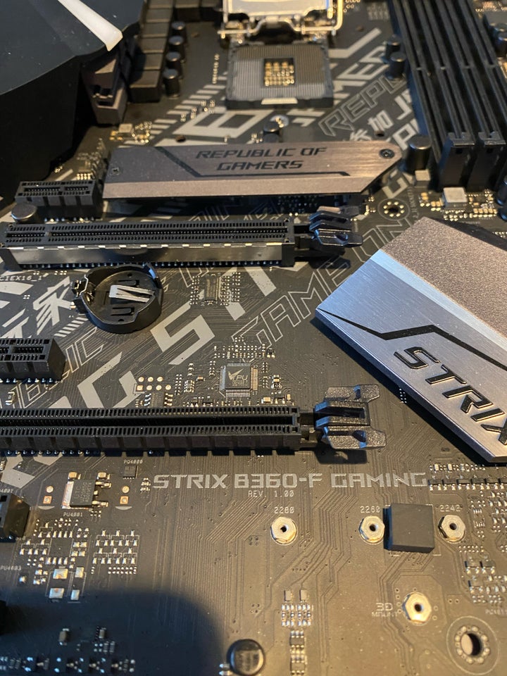 Defekt bundkort, Asus, Rog strix