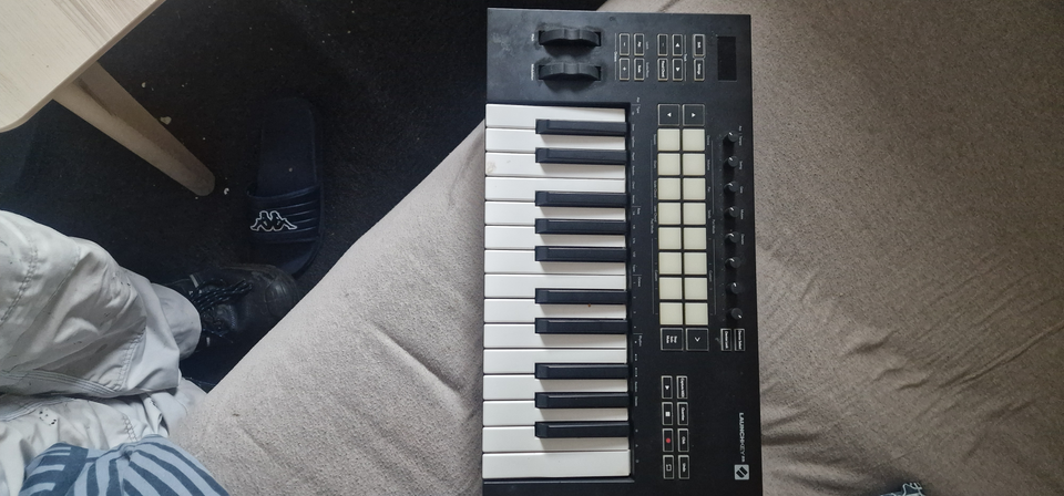 Novation launchkey, Launchkey 25