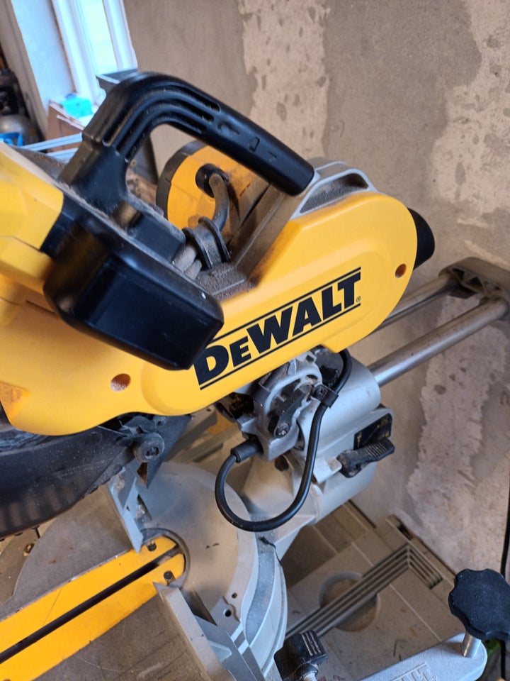 Afkorter, Dewalt 717 xps