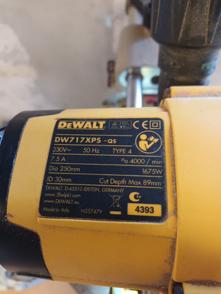 Afkorter, Dewalt 717 xps