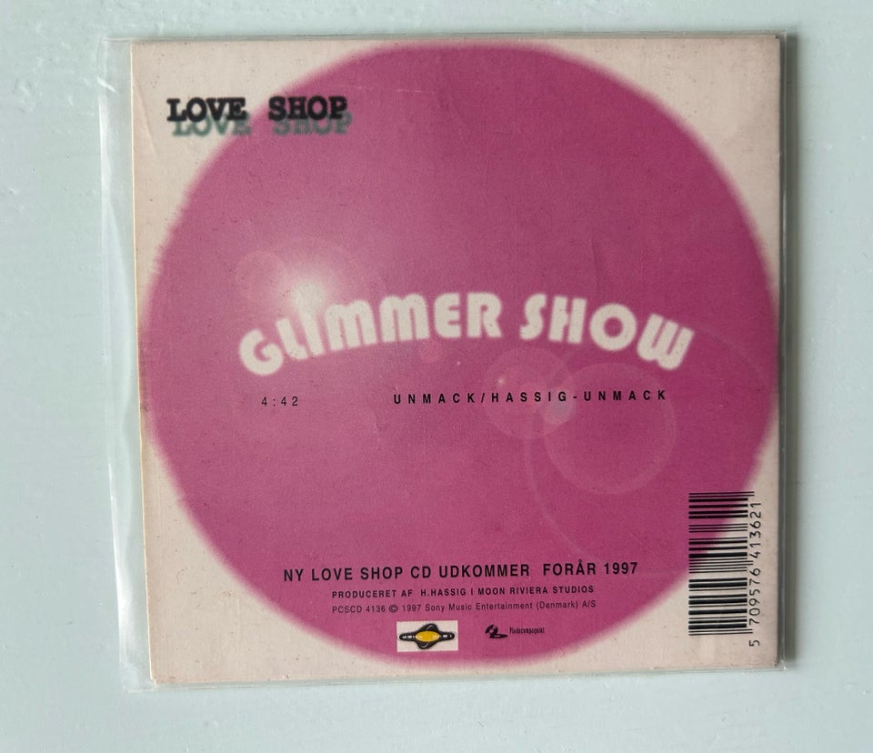 Love Shop: Glimmer Show, pop