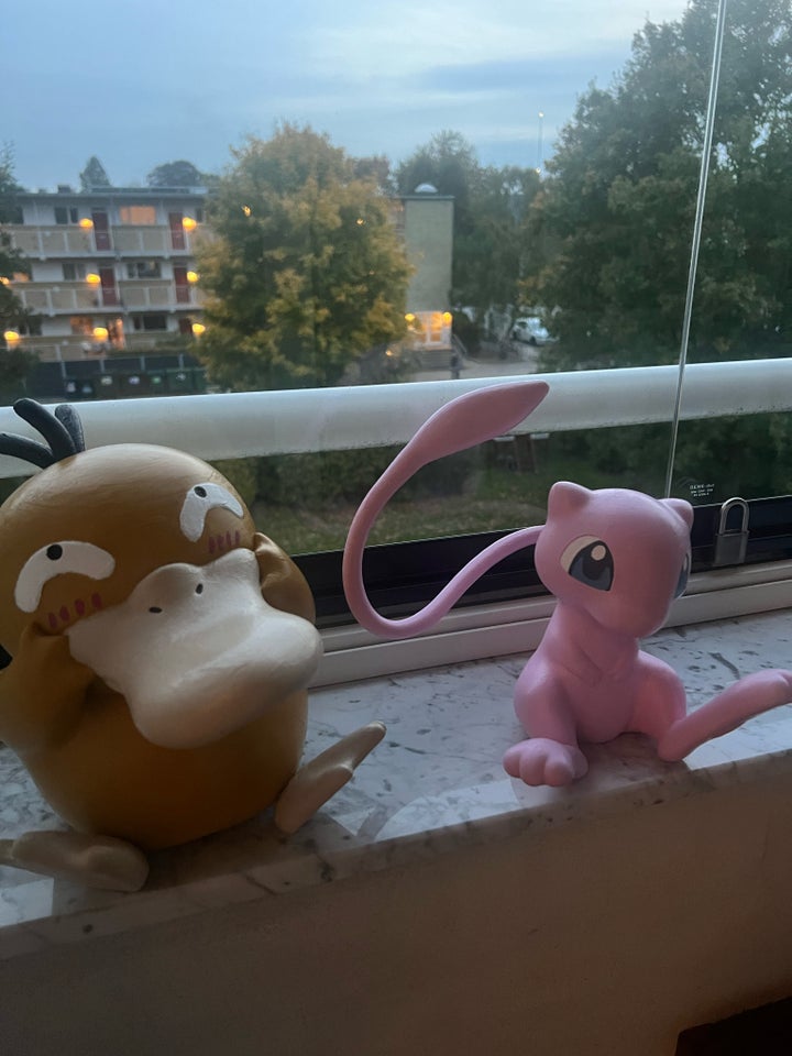 Figurer, Håndmalet Mew Pokemon