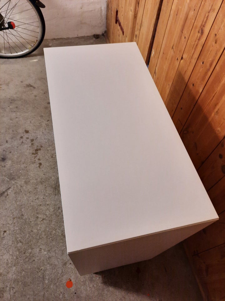 Reol IKEA b: 70 d: 35 h: 70