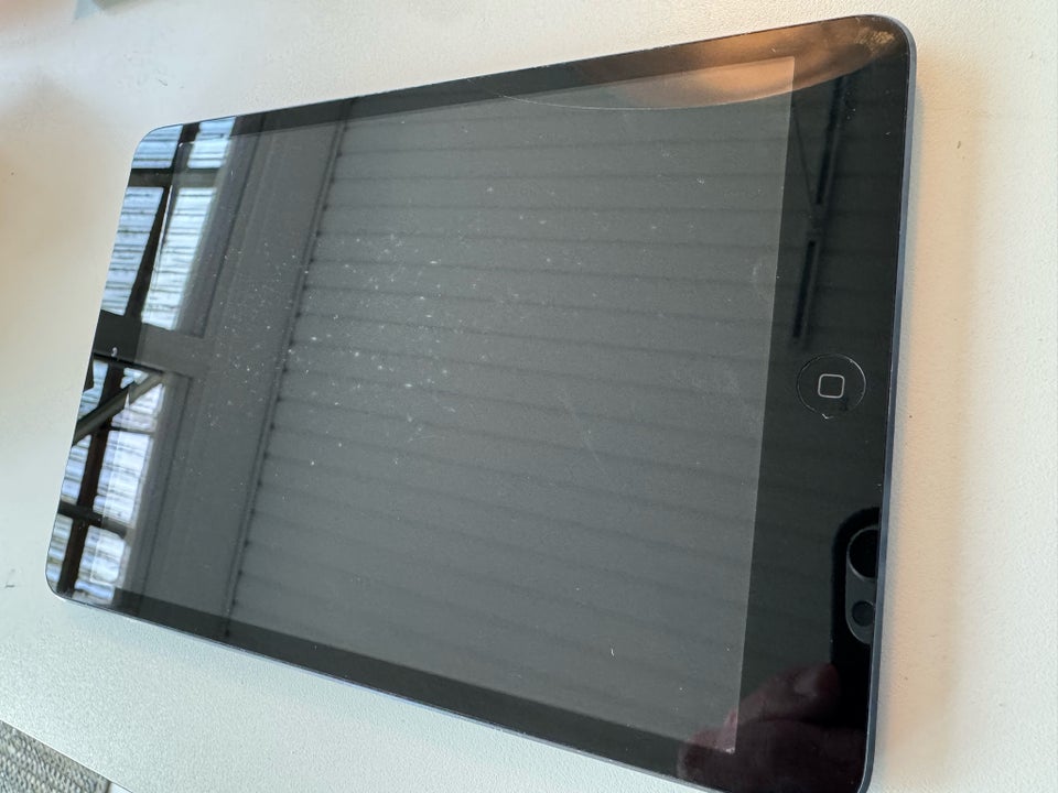 iPad mini, 32 GB, sort