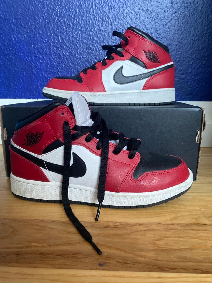 Sneakers, str. 38, Air Jordan 1