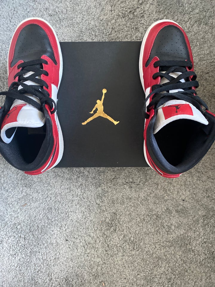 Sneakers, str. 38, Air Jordan 1