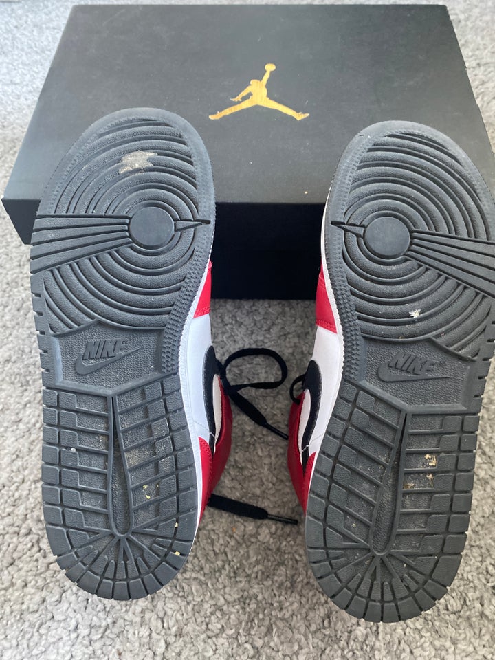 Sneakers, str. 38, Air Jordan 1