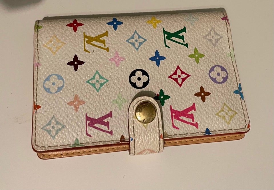 Pung, Louis Vuitton