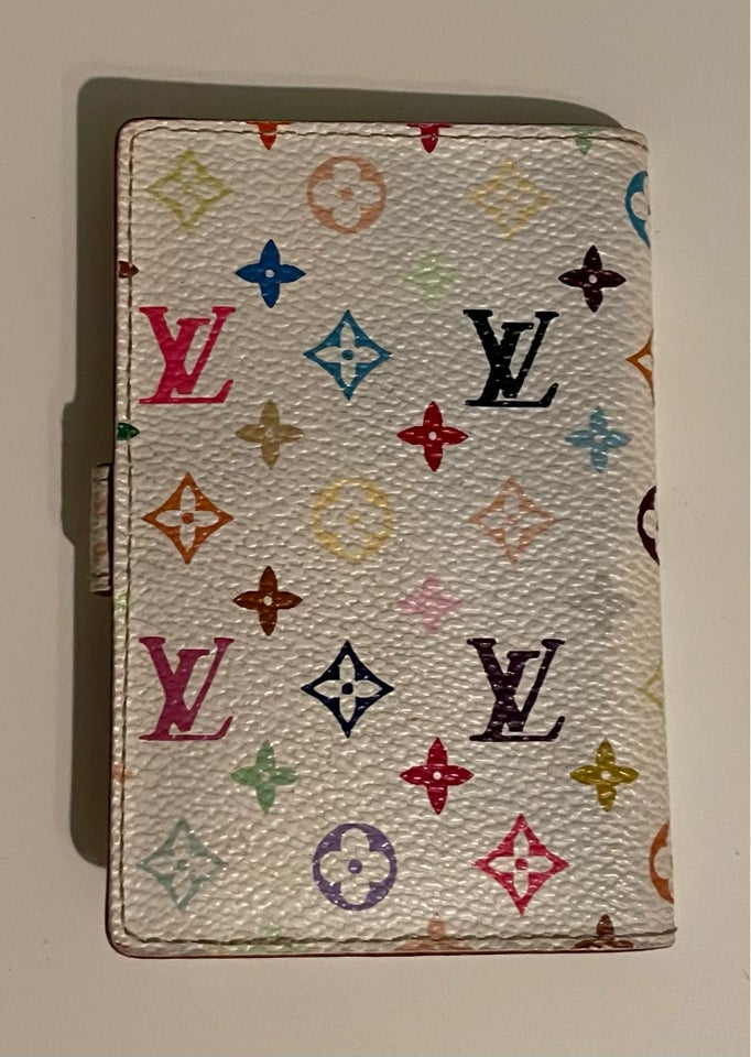 Pung, Louis Vuitton