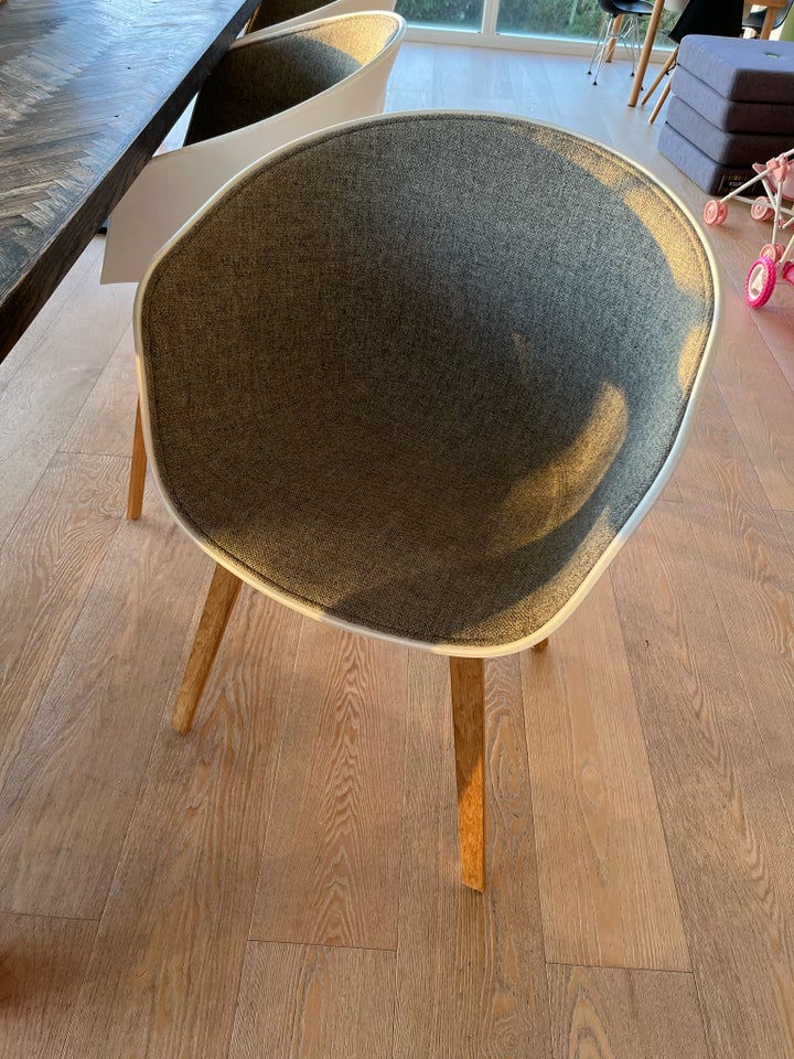 Spisebordsstol, Hay About a chair