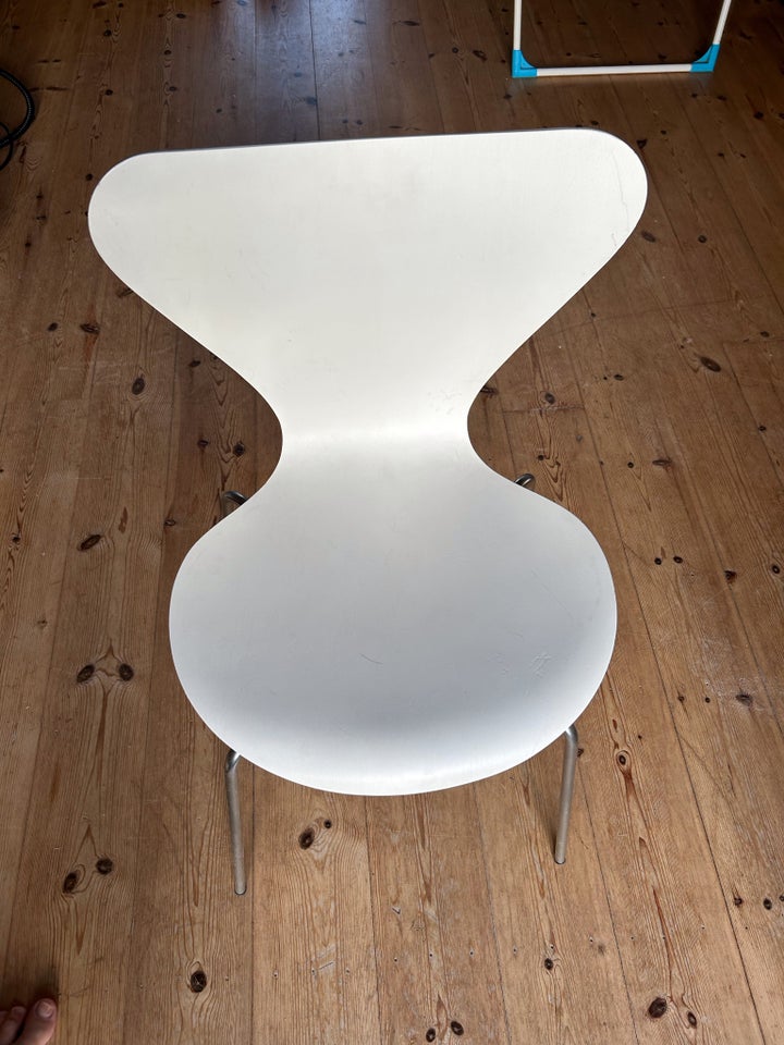 Arne Jacobsen, 7`er stol, Stol