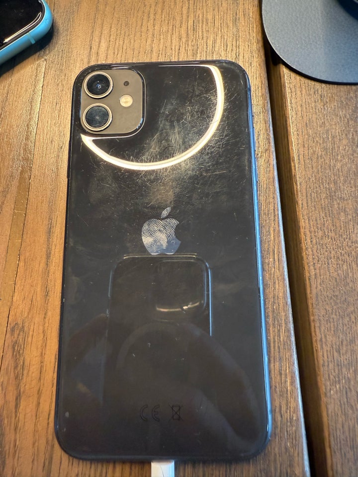 iPhone 11, 128 GB, sort