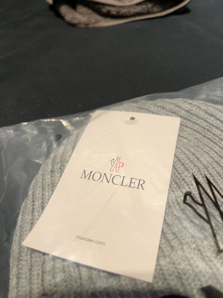 Hue, Moncler , Grå