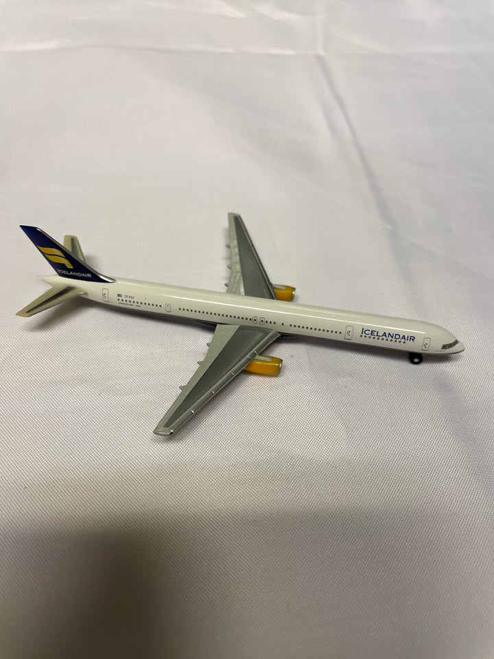 Modelfly HERPA BOEING 757-300