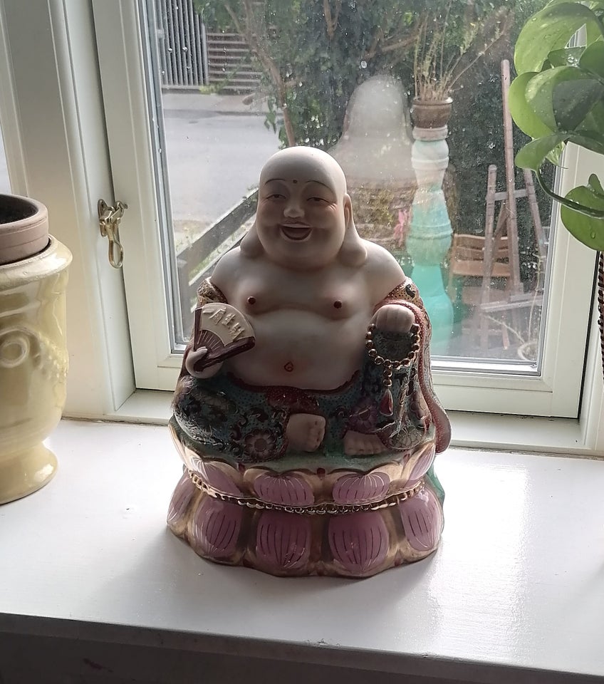 Buddha figur