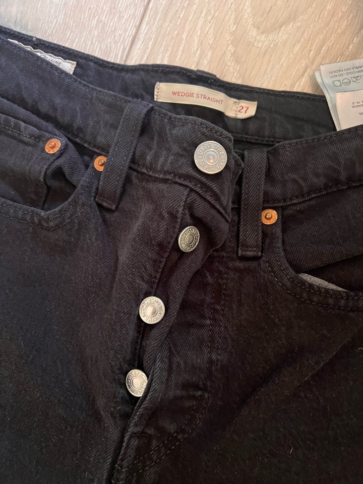 Jeans Levi’s str 27