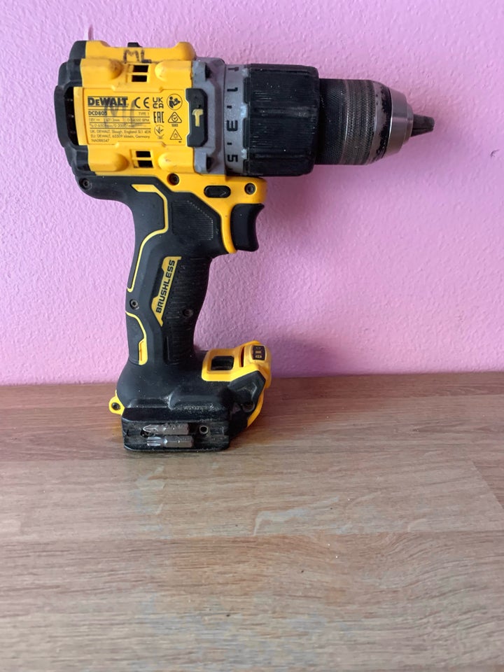 Skruemaskine, Dewalt DCD805