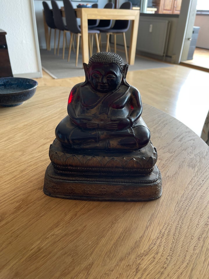 Buddha figur