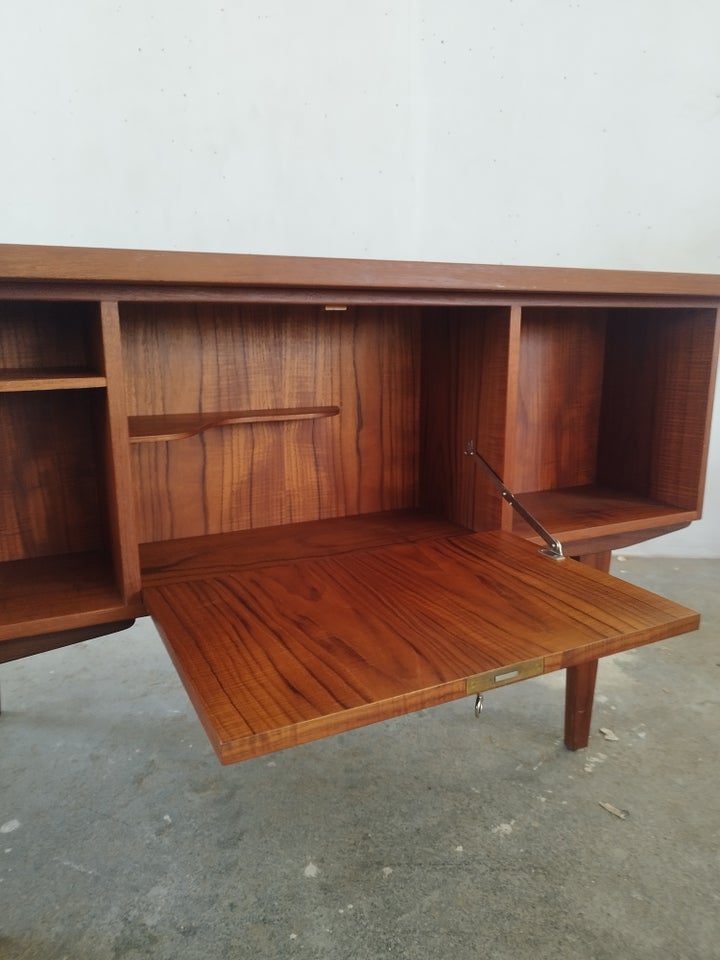 Skrivebord, Teak