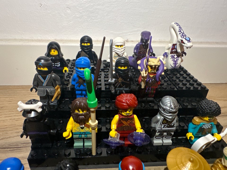 Lego Ninjago, Minifigures