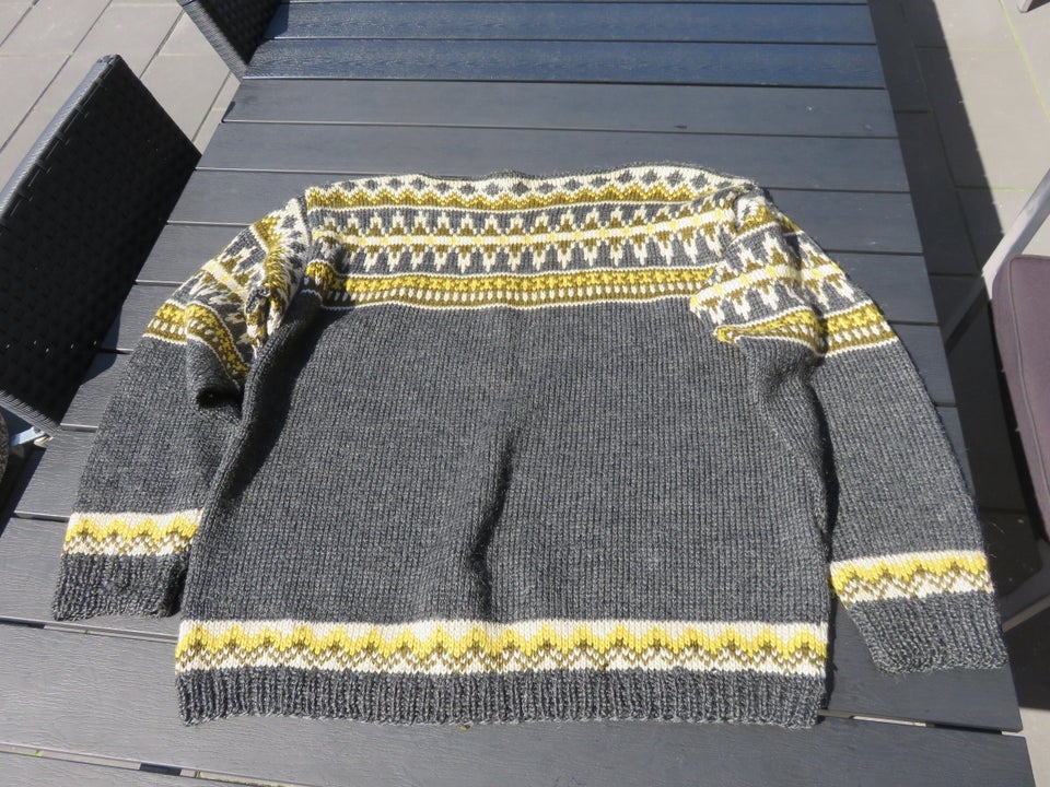 Sweater, Hjemme strikket, str. 44