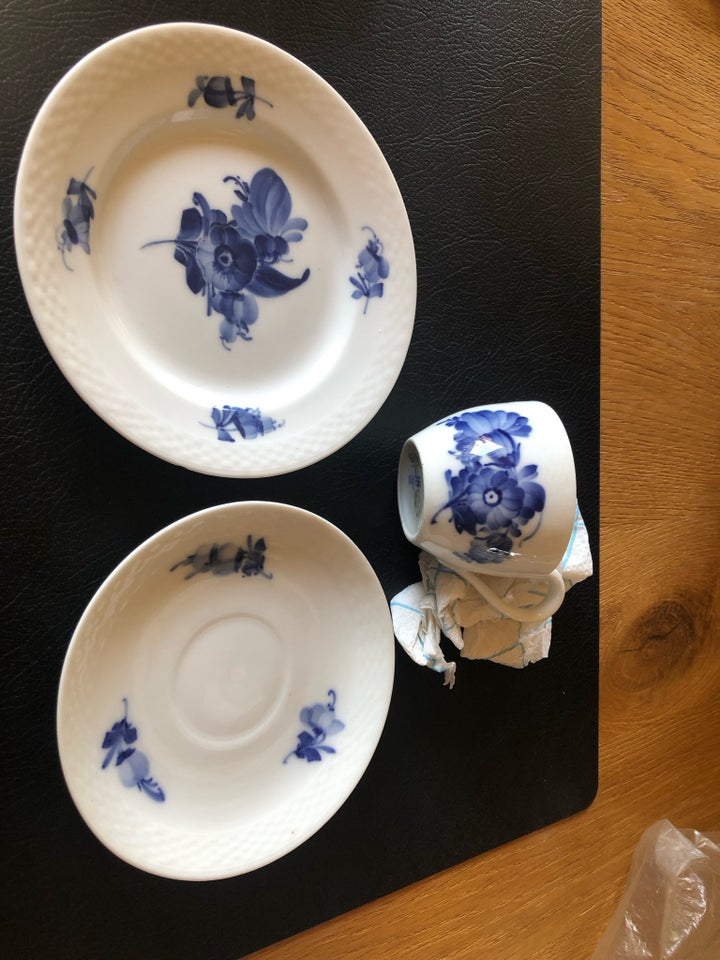 Porcelæn Kaffekop med høj hank