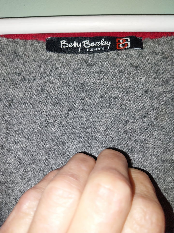 Cardigan, Betty barlay, str. 44