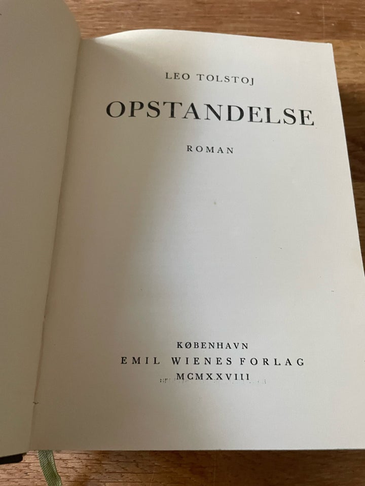 Opstandelse Leo Tolstoy genre: