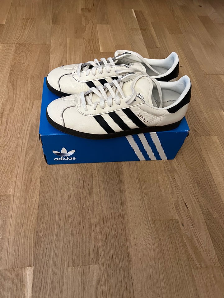 Sneakers, Adidas Gazelle, str.